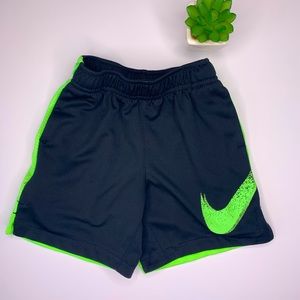 Nike shorts toddler dri-fit 3t with pockets